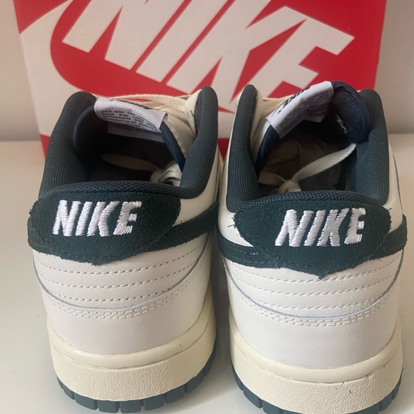NIB Nike Dunk Low Men’s Size 11 Sneakers FQ8080-133